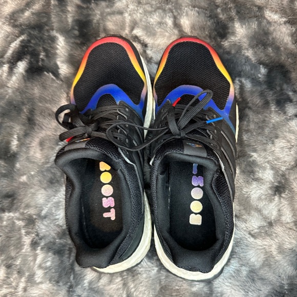 Adidas Ultraboost SZ 6.5 - Picture 2 of 9